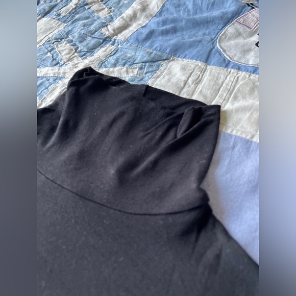 H&M Womens Black Minimalist Classic Mock Neck Quarter Sleeve Top XS - Picture 2 of 6